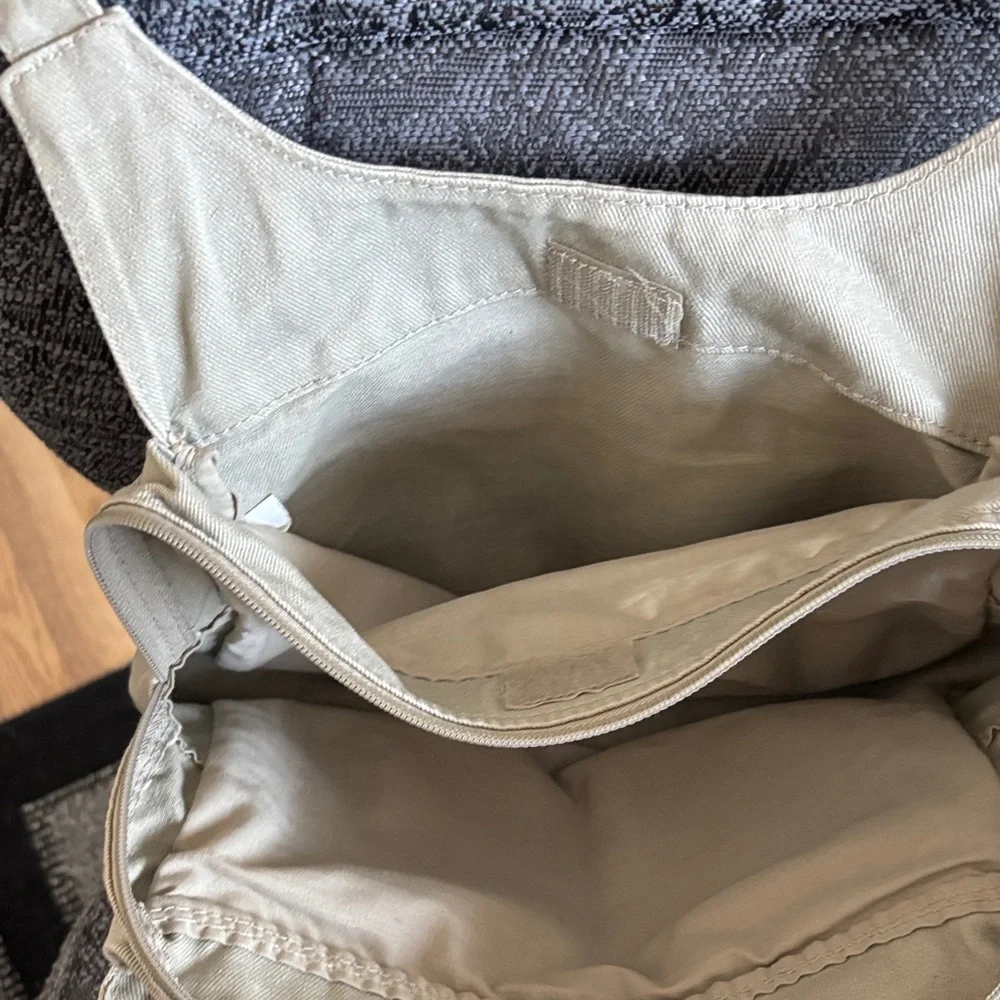 Stylish Tan and Brown Women's Shoulder Bag - Picture 5 of 9